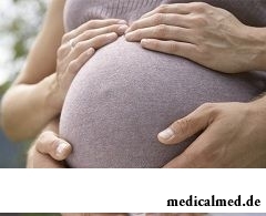 Большой живот на 35 неделе беременности может вызывать боли в пояснице