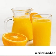 Апельсиновый сок хранят в стеклянной посуде