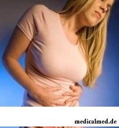 Основной симптомом панкреатита - боль в верхней половине живота